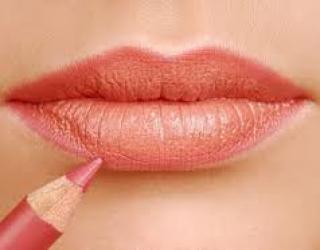 Как правильно красить тонкие губы