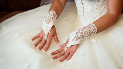 Как сделать свадебный маникюр для невесты самостоятельно?